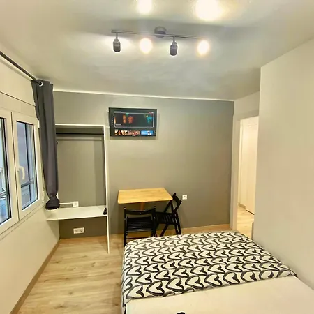 아파트 Nuevas Con Bano Privado Frente Al Metro St Mwc Barcelona-fira *