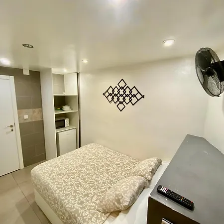 아파트 Nuevas Con Bano Privado Frente Al Metro St Mwc Barcelona-fira *