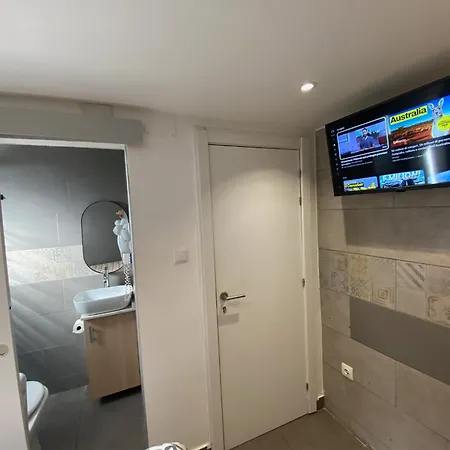 Nuevas Con Bano Privado Frente Al Metro St Mwc Barcelona-fira
