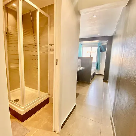 Nuevas Con Bano Privado Frente Al Metro St Mwc Barcelona-fira Διαμέρισμα