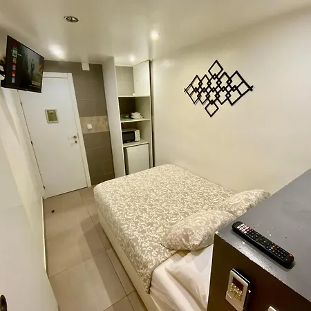 Διαμέρισμα Nuevas Con Bano Privado Frente Al Metro St Mwc Barcelona-fira Οσπιταλέτ ντε Λιοβρεγάτ