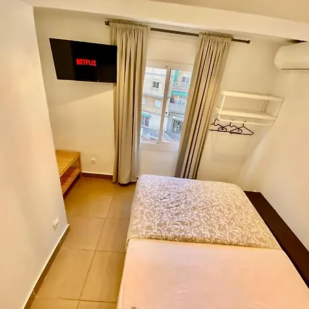 Nuevas Con Bano Privado Frente Al Metro St Mwc Barcelona-fira 아파트 *