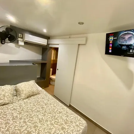 아파트 Nuevas Con Bano Privado Frente Al Metro St Mwc Barcelona-fira