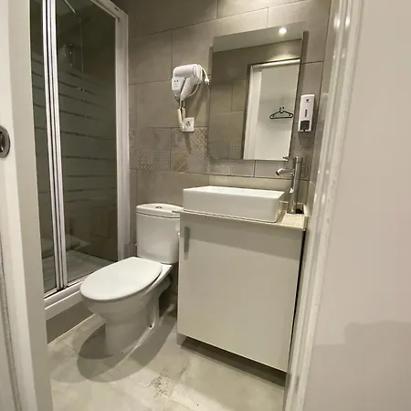 아파트 Nuevas Con Bano Privado Frente Al Metro St Mwc Barcelona-fira 오스피탈레트 데 요브레가트