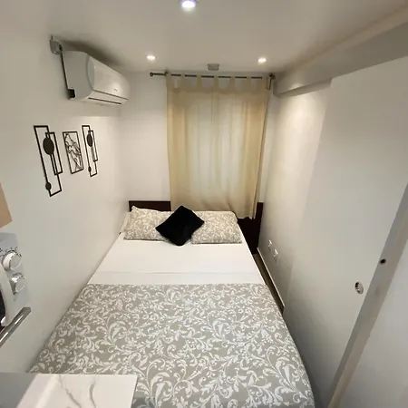 Nuevas Con Bano Privado Frente Al Metro St Mwc Barcelona-fira