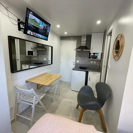 Nuevas Con Bano Privado Frente Al Metro St Mwc Barcelona-fira *